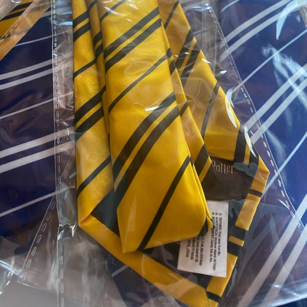 Harry Potter ties Hufflepuff costume piece - Picture 3 of 3